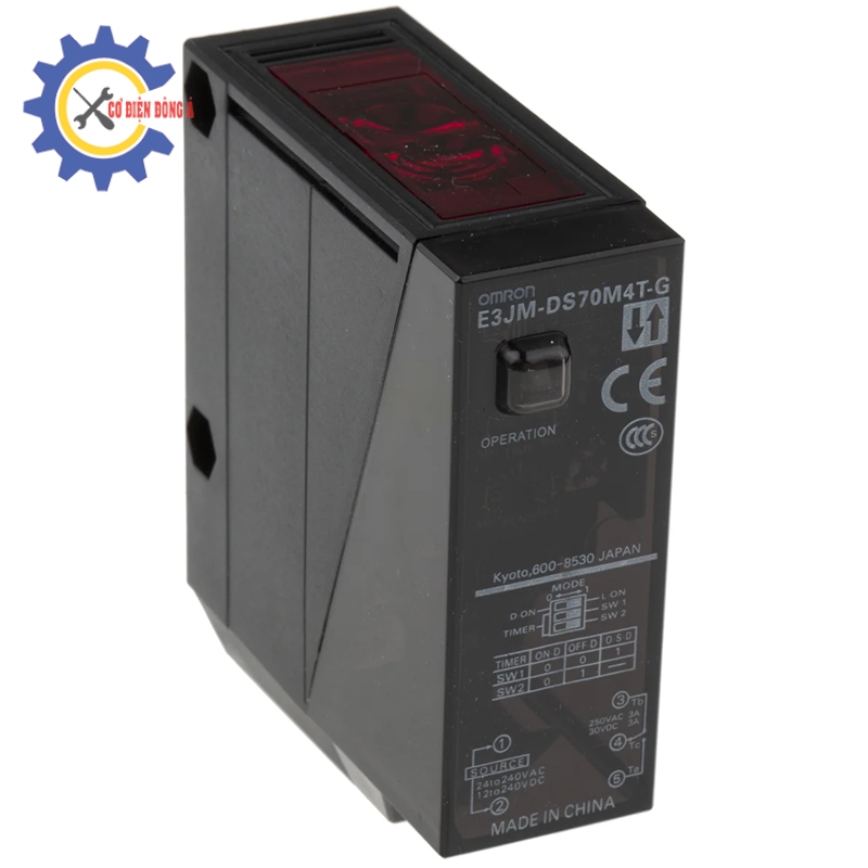 Cảm biến quang Omron E3JM-DS70M4T-G